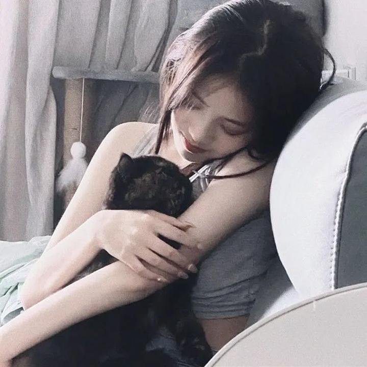 经常请吃饭的理事大人